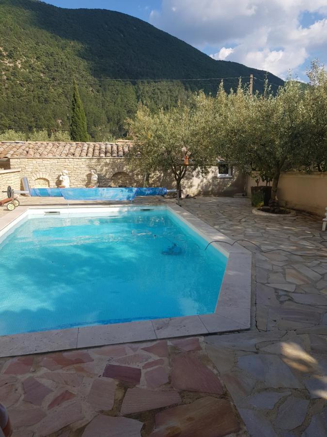 Maison Des Clos Nyons Bagian luar foto
